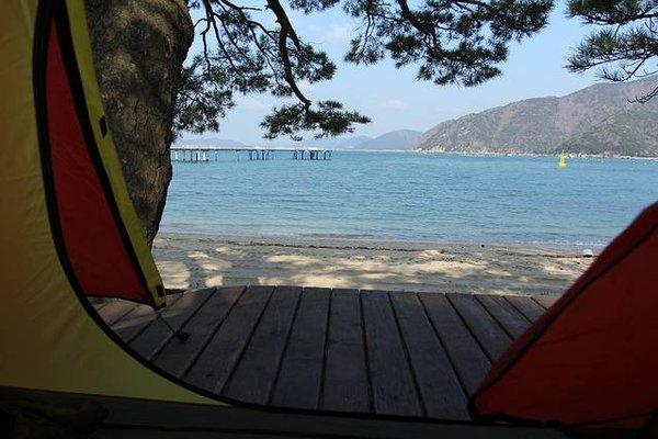 Camping à la mer : activités incontournables pour petits et grands